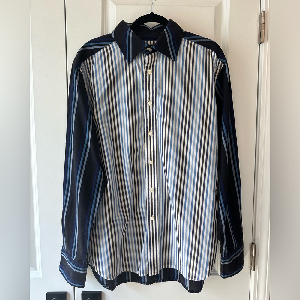 Robert Graham Multi Colored Blue Striped Button Down Shirt (Size XL)